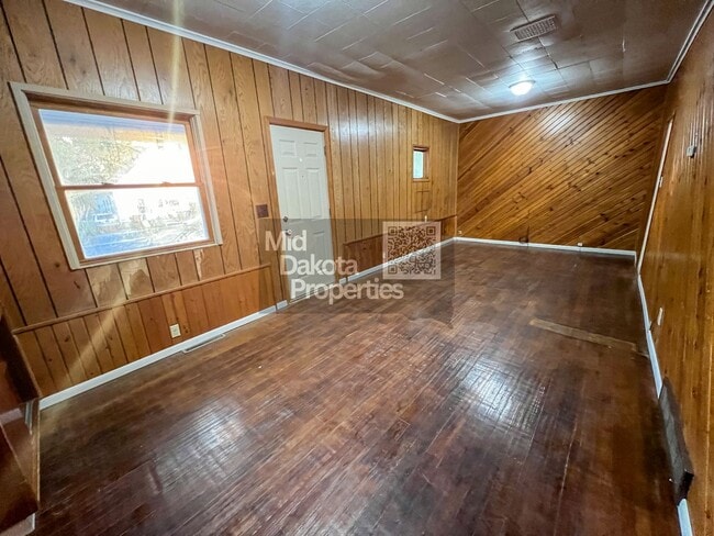 Building Photo - 413 N Iowa- 2 bedroom, 2 bathroom house