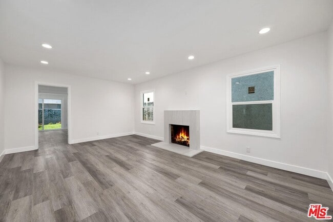 Building Photo - 8918 Cadillac Ave