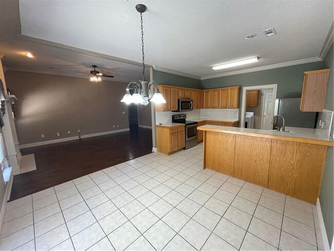 Building Photo - 2770 N Ashbrook Dr
