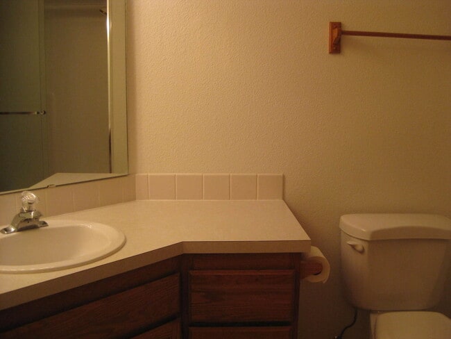 Building Photo - Beautiful 3 Bedroom 2 Bath Located in SW Corvallis!