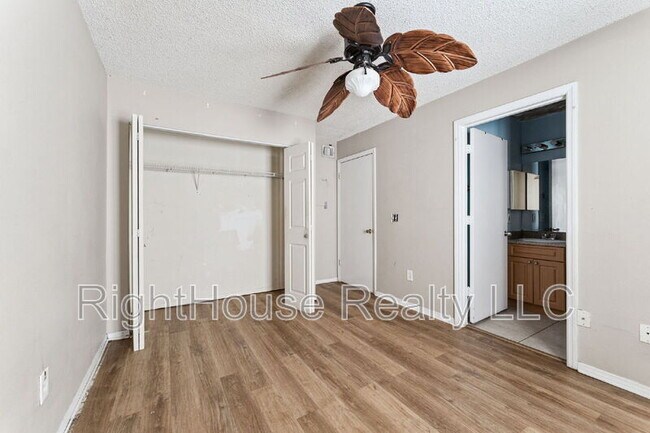 Building Photo - 3651 N Goldenrod Rd