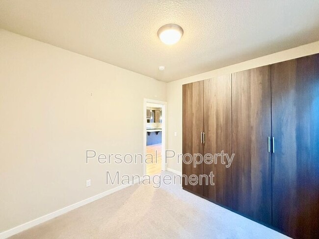 Building Photo - 15601 NE 107th St