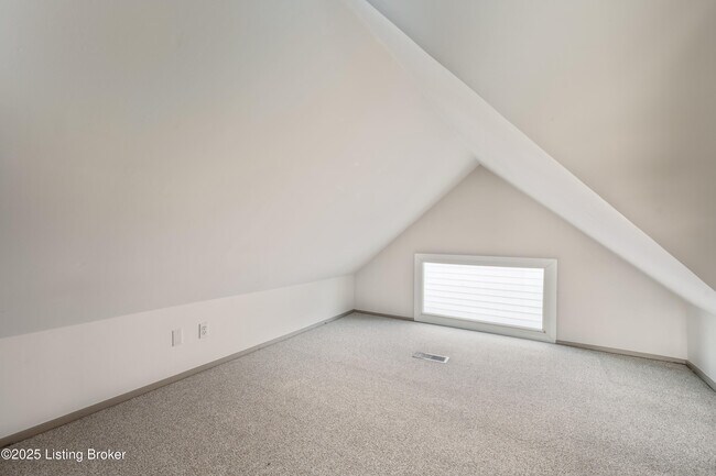 Building Photo - 1704 Rosewood Ave