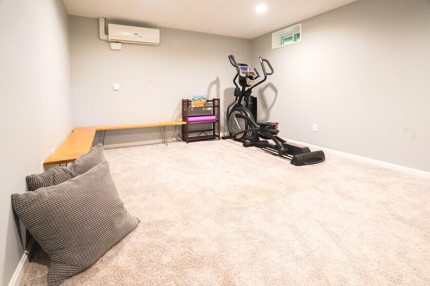 Building Photo - 48 Fales Ave