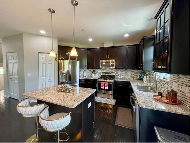 Building Photo - 2889 Henley Ln