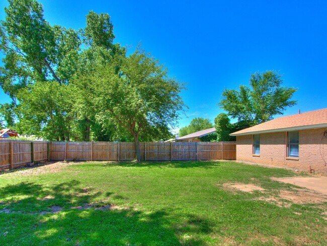 Building Photo - 929 Branchwood Dr