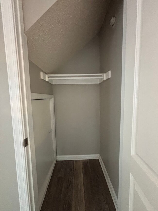 Building Photo - Gorgeous Condo up for rent!