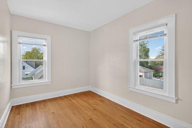 Building Photo - 258 Hickok Ave