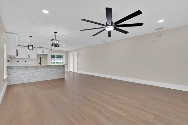 Building Photo - 531 Flower Fields Ln