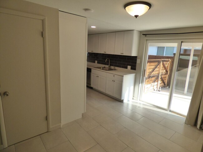 Building Photo - $0 DEPOSIT OPTION! RANCH STYLE HOME IN PRIME VIRGINIA VILLAGE!!!