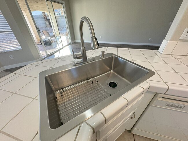 Building Photo - Newly Remolded Open Floor Plan One-Story 3 bedrooms & 2 Baths Home