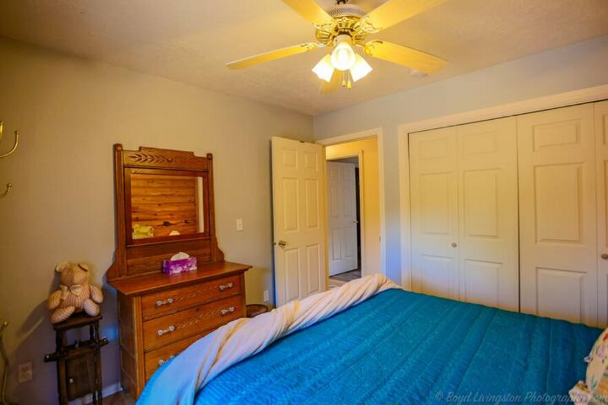 Building Photo - 414 Cottonwood Dr