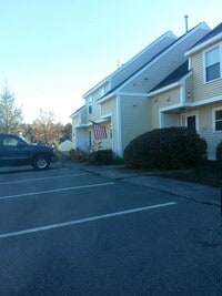 Building Photo - 30 Great Falls Dr