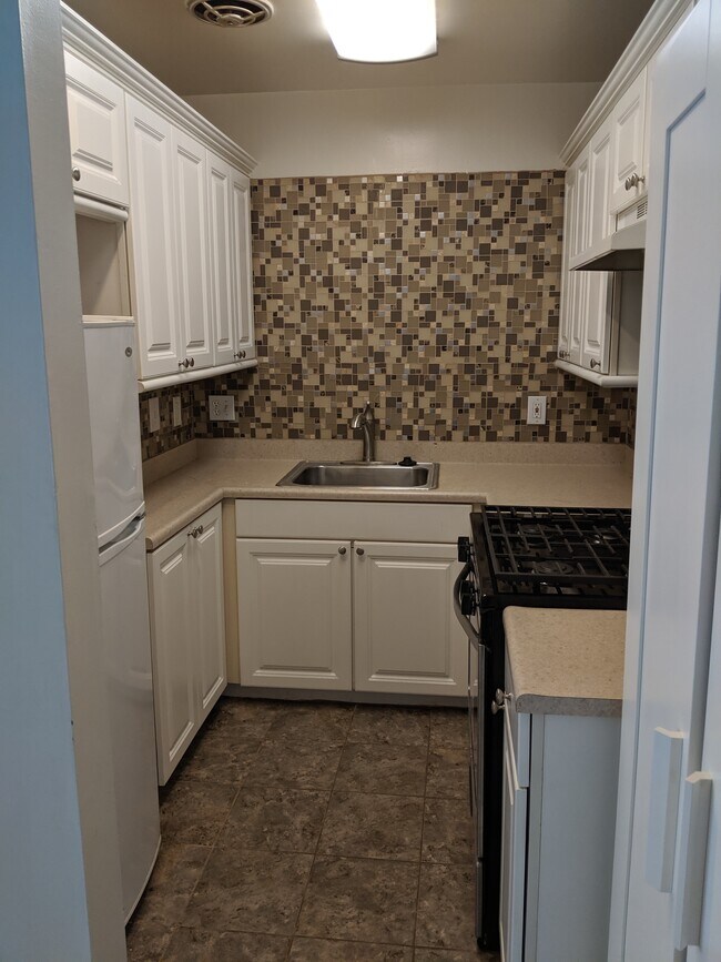 Building Photo - 915 Ocean Ave