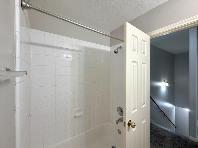 Building Photo - 6415 Mountain Pines Ln