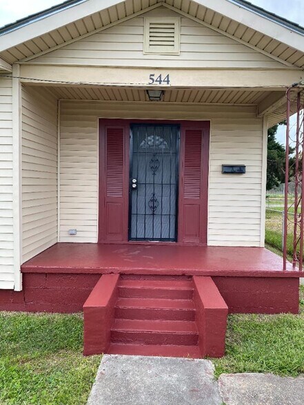 Primary Photo - 544 Wilson St