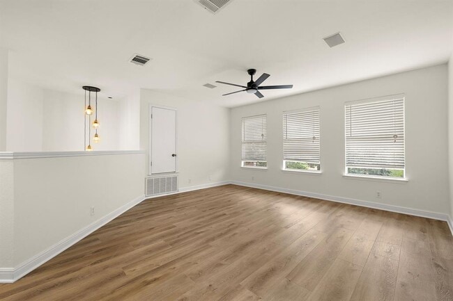 Building Photo - 1221 Boerne Dr