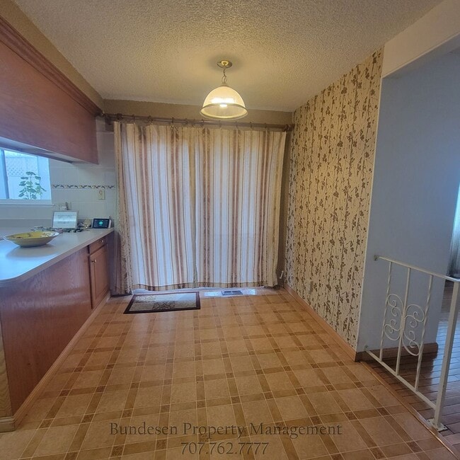 Building Photo - 1732 Moclips Dr