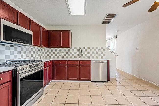 Building Photo - 709 Black Isle Dr