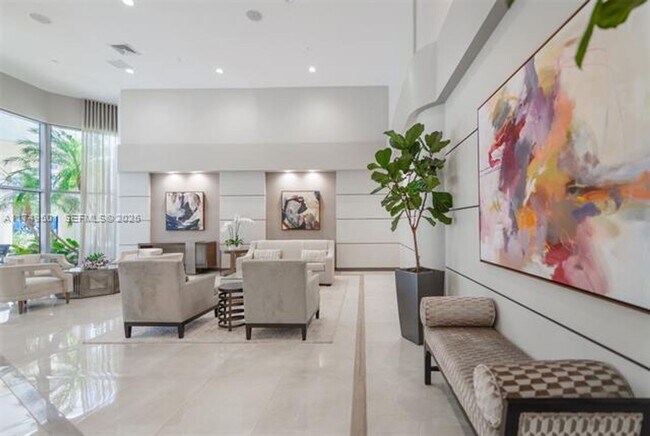 Building Photo - 19195 NE 36th Pl