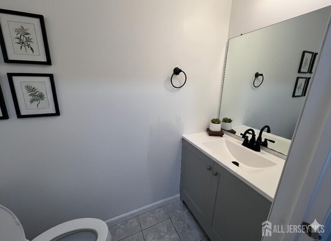 Building Photo - 68 Delancy Ct