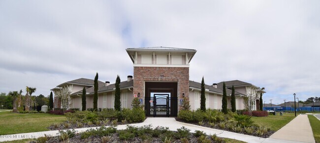 Building Photo - 3733 Shiner Dr