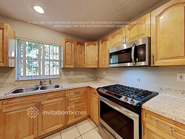 Building Photo - 9069 SW 157th Ct