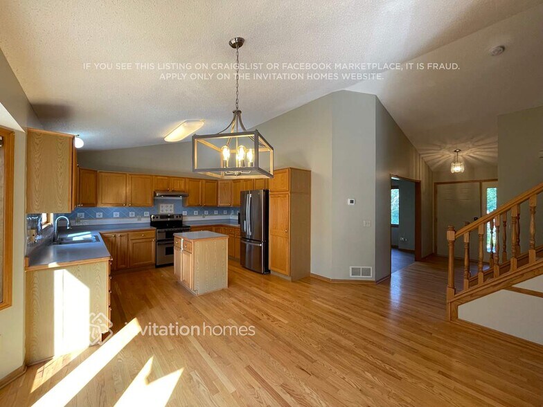 Building Photo - 13470 Dellwood Way