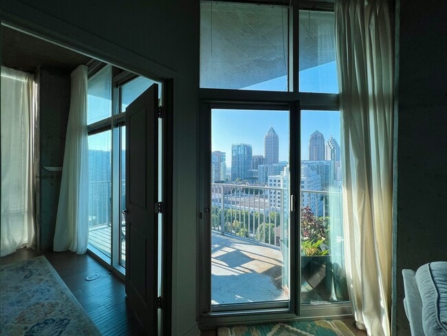 Building Photo - 923 Peachtree St NE