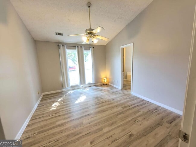 Building Photo - 2100 Racquet Club Cir NW