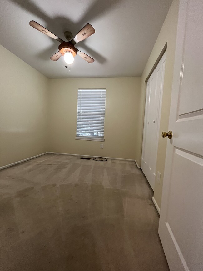 Third bedroom - 220 Turnwood Dr