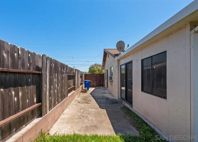 Building Photo - 12946 Conley St