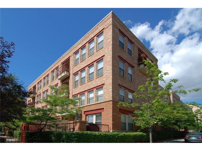 Building Photo - 545 N 1st St