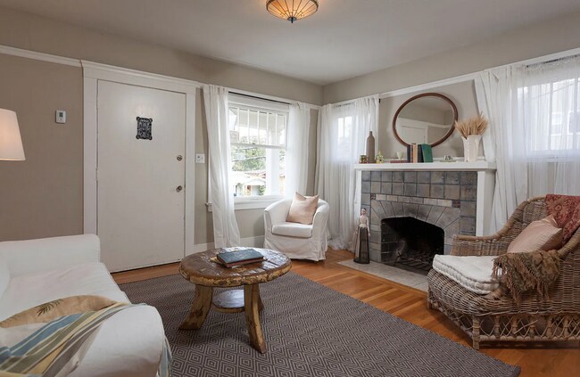 Building Photo - 4433 Brookdale Ave