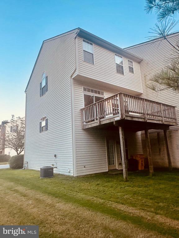 Building Photo - 7216 Mockingbird Cir