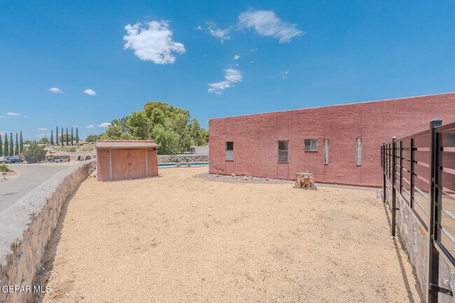 Building Photo - 6815 Villa Hermosa Dr