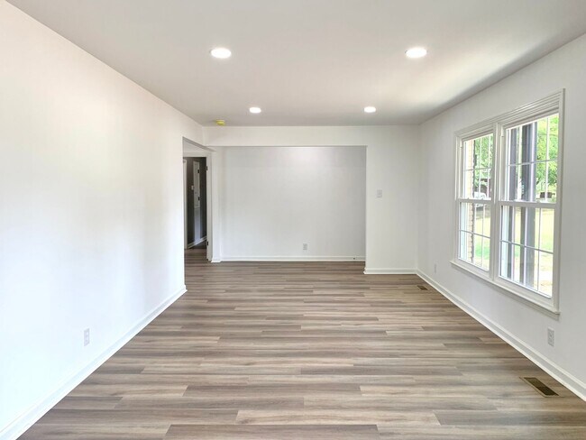 Building Photo - 33 Walker Cir