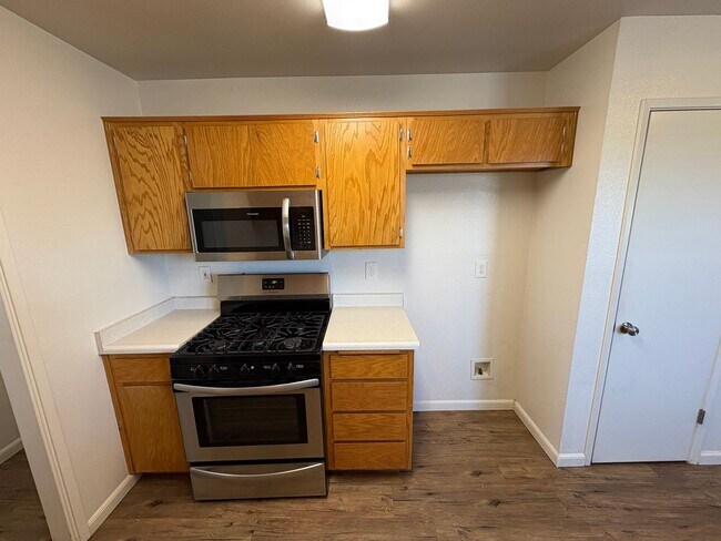 Building Photo - 1897