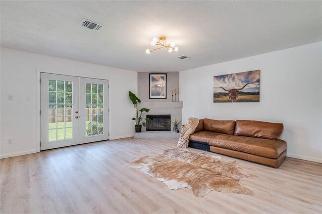 Building Photo - 1007 Silverstone Ln