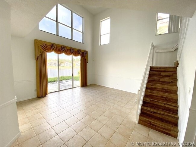 Building Photo - 11135 NW 46th Dr