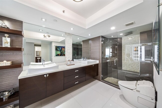 Building Photo - 4779 Collins Ave