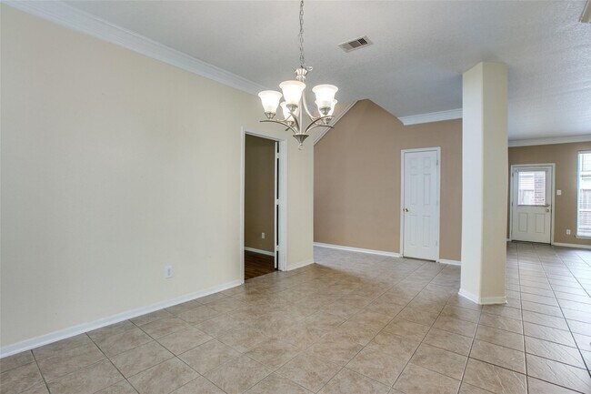 Building Photo - 9907 Valance Way
