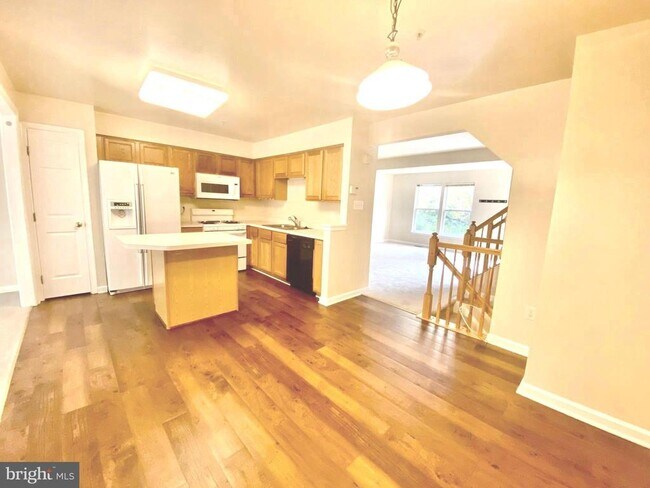 Building Photo - 13765 Palmetto Cir