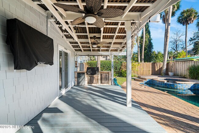 Building Photo - 370 10th St