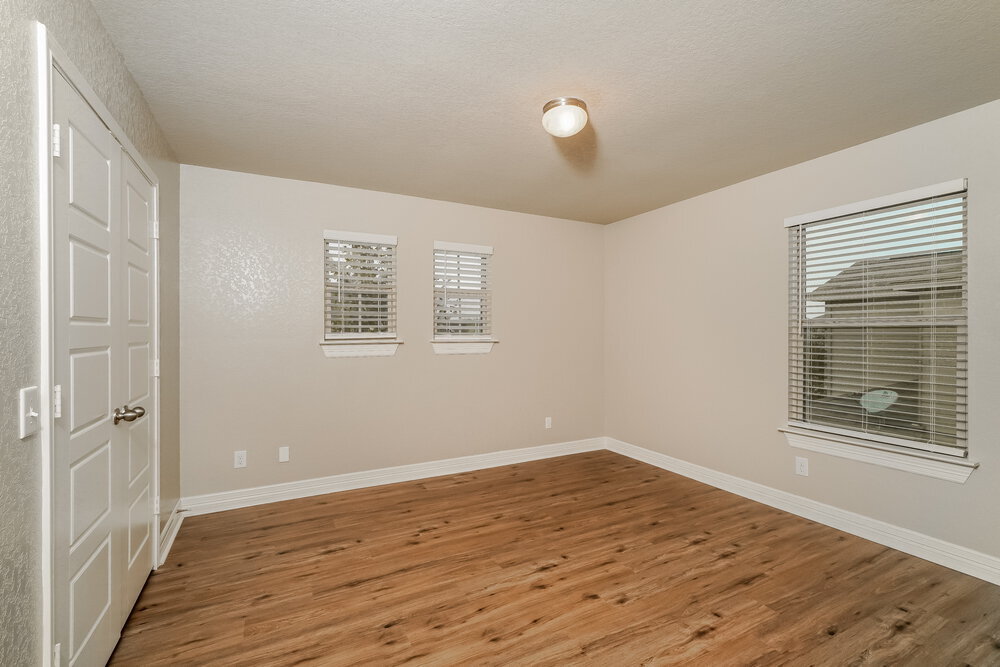 Building Photo - 640 Community Dr