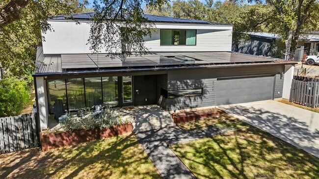 Building Photo - 5704 Driftwood Dr