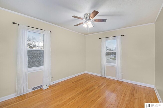 Building Photo - 5820 Walnut St