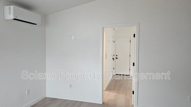 Building Photo - 376 Marna Dr