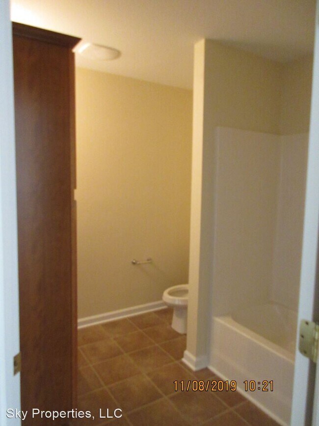 Building Photo - 1755 Galbraith Rd