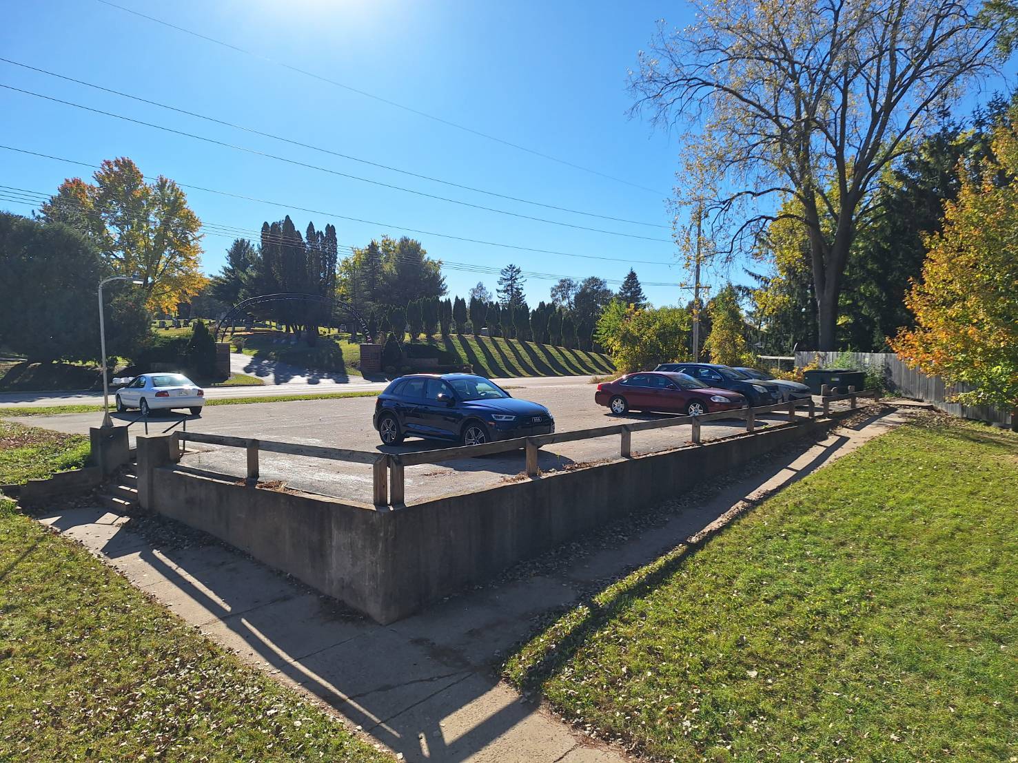 Building Photo - 1215 W Beckert Rd